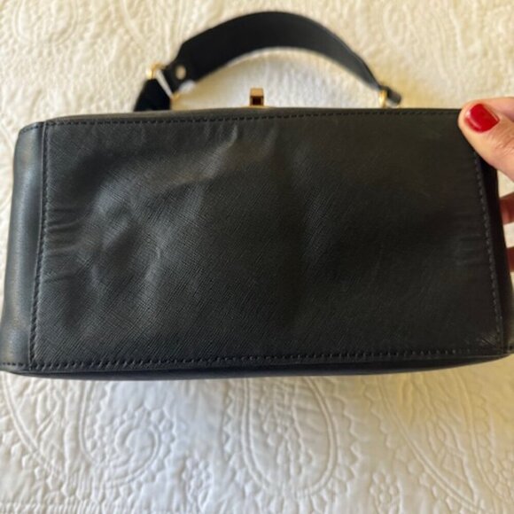 ann taylor purse - Picture 3 of 7